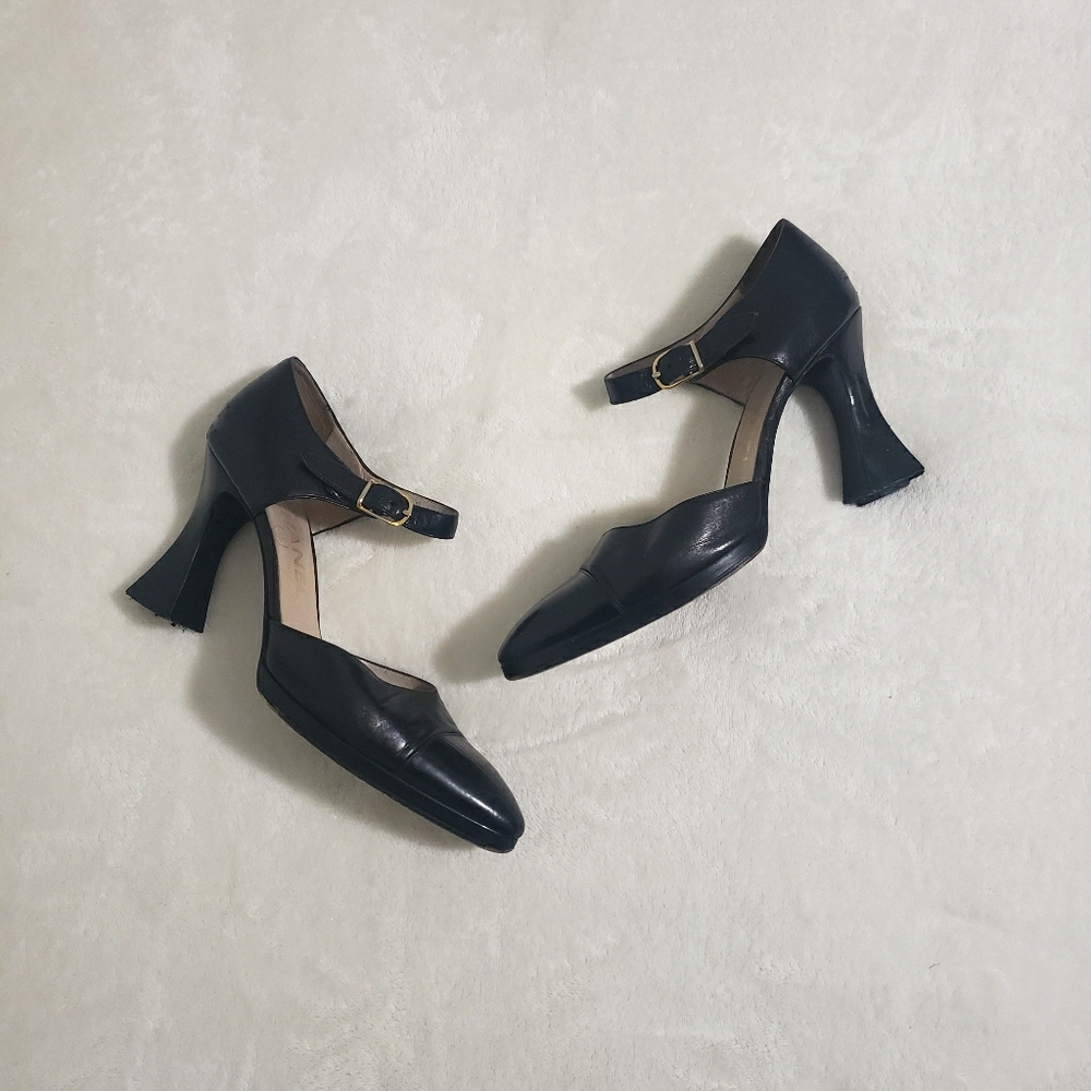 Chanel Black Leather Pumps